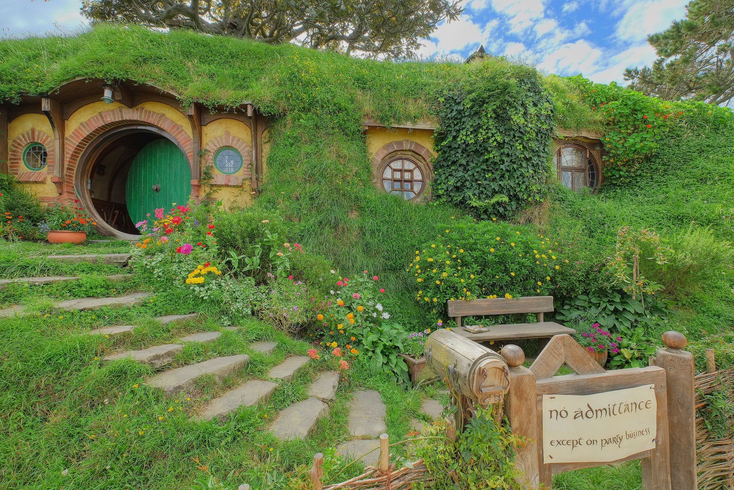 Auckland to Hobbiton Movie Set