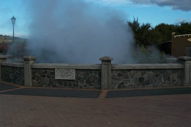 Rotorua Scenic Highlights & Hidden Gems Tour