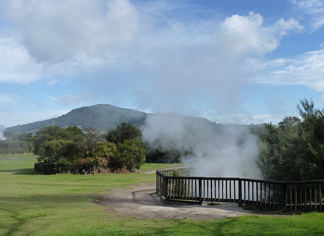 Rotorua Scenic Highlights & Hidden Gems Tour