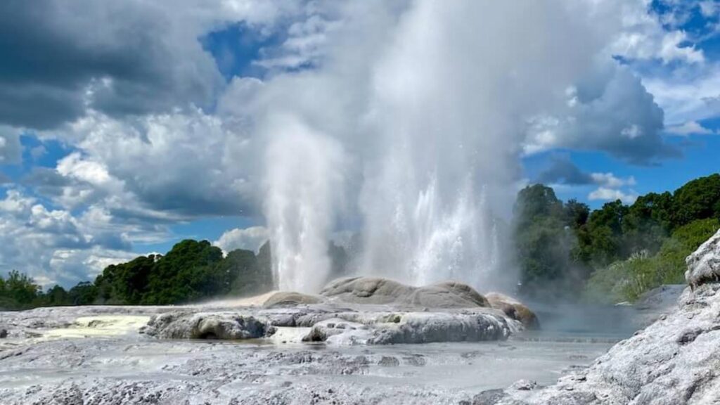 Rotorua Geothermal & Cultural Signature Tour